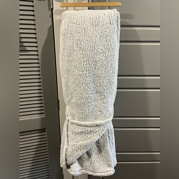 Serta Sherpa Blanket - Picture 1 of 7